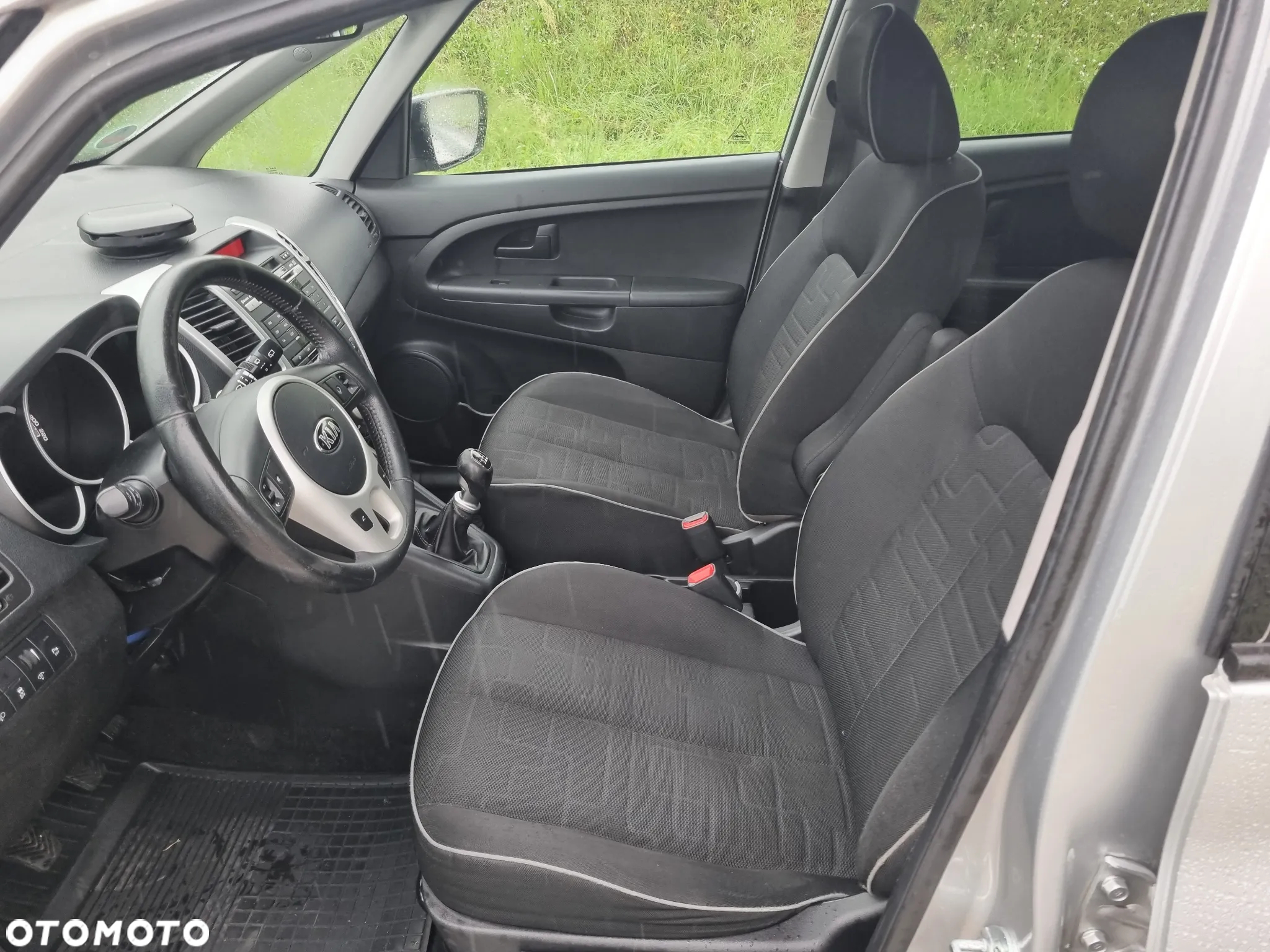 Kia Venga 1.6 CRDi 128 Dream Team Edition - 17