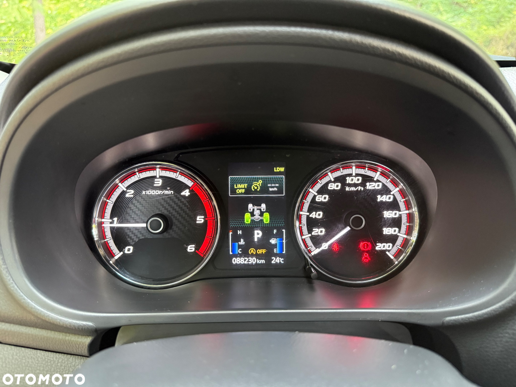 Mitsubishi L200 2.2 d DC Instyle Plus - 39