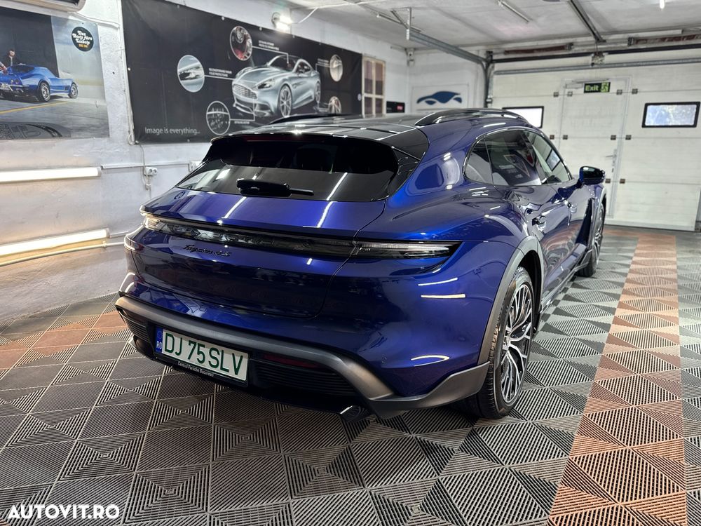 Porsche Taycan - 6