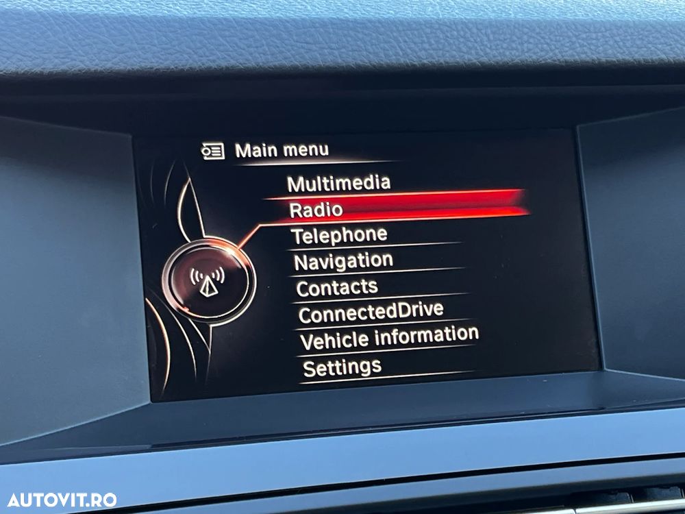 BMW Seria 5 525d Touring - 26