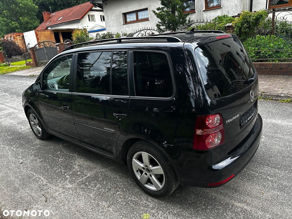 Volkswagen Touran 1.9 TDI DPF DSG Trendline - 11