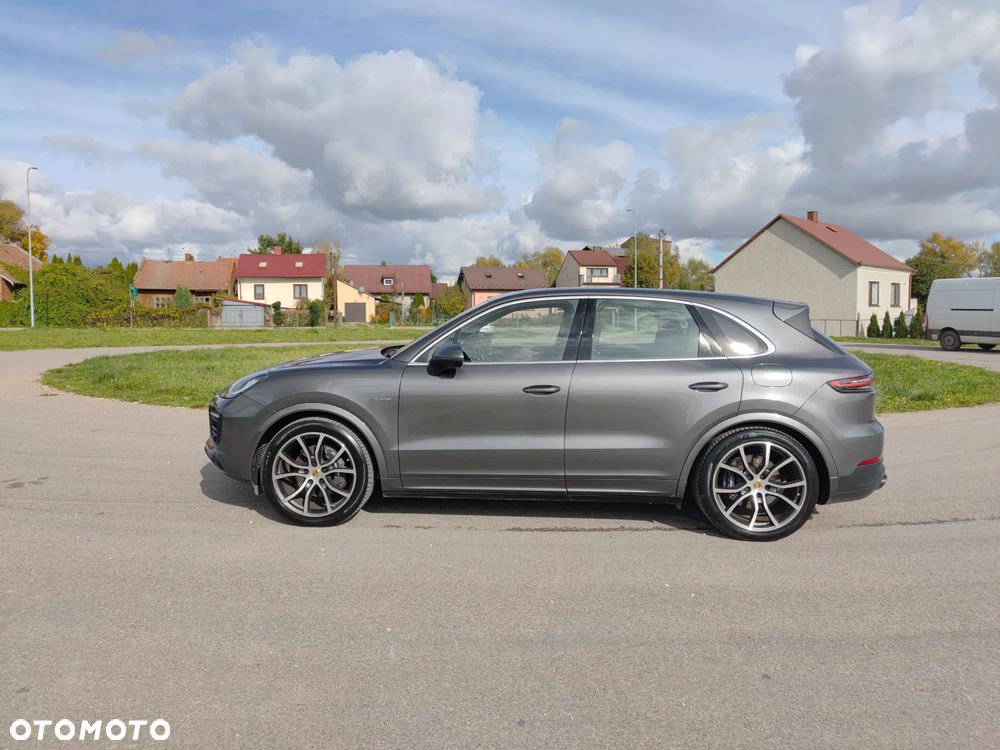 Porsche Cayenne - 5
