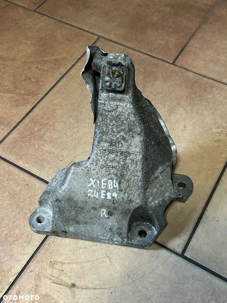 ŁAPA WSPORNIK SILNIKA PRAWA BMW X1 E84 F10 F30 F11 2.0B N20B20A 6785698 - 1