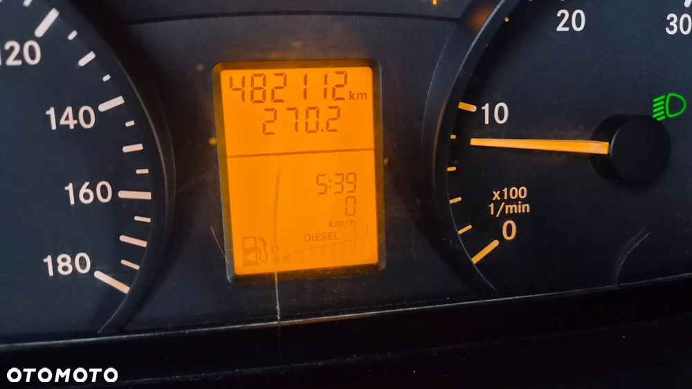 Mercedes-Benz Sprinter - 13