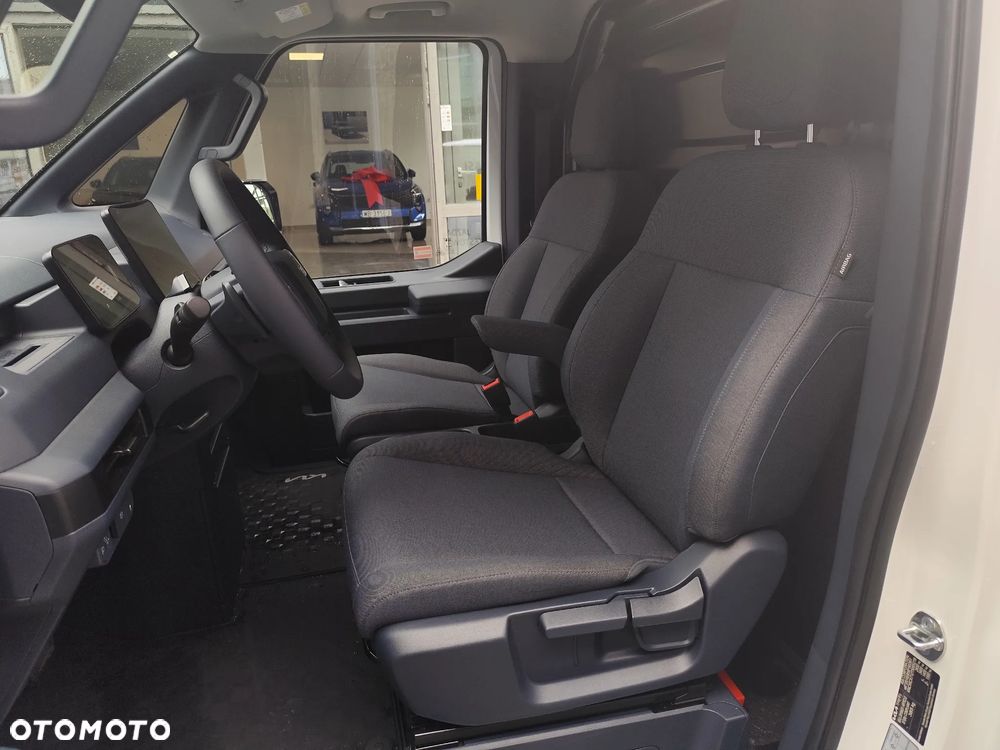 Kia PV5 - 11