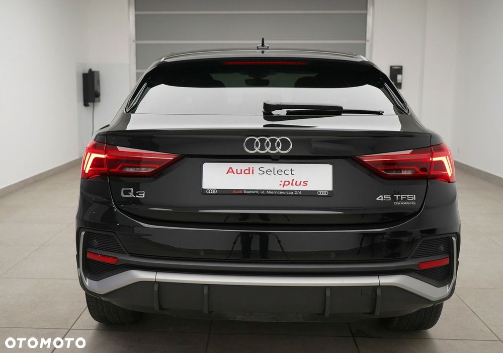 Audi Q3 Sportback - 4