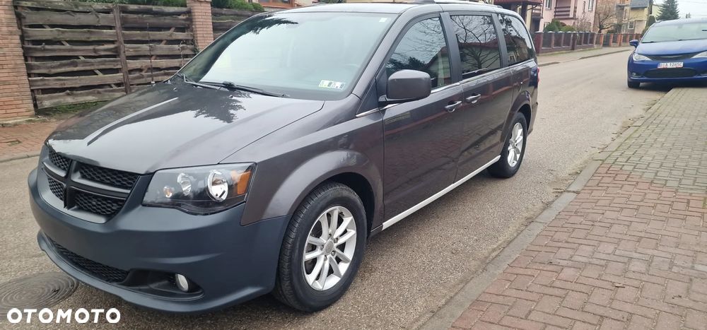 Dodge Grand Caravan - 4