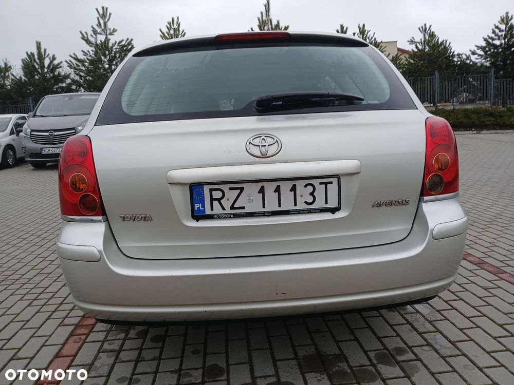 Toyota Avensis 1.8 VVT-i Sol - 22