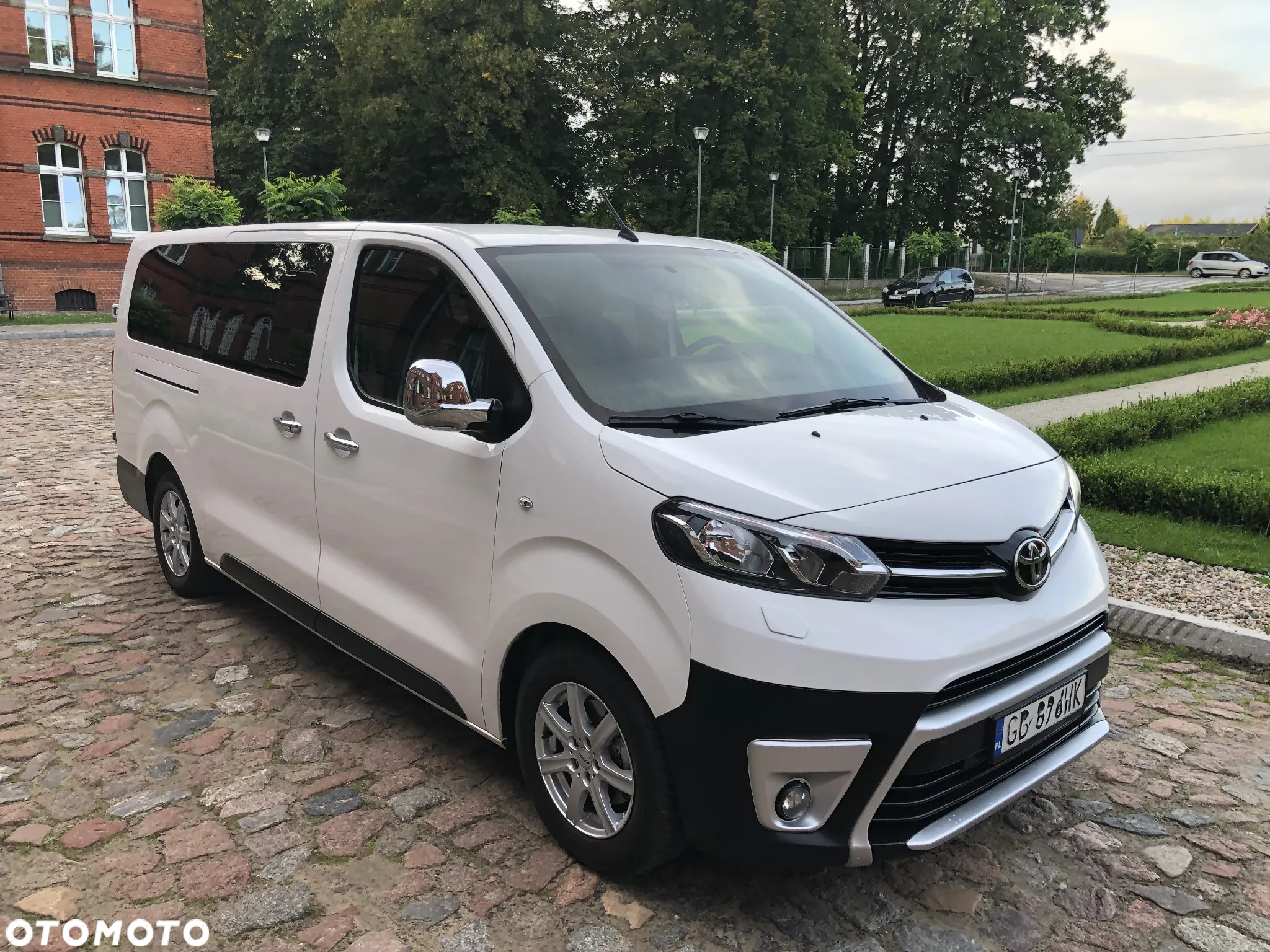 Toyota ProAce Kombi 2.0 D-4D Long 2,8t - 6