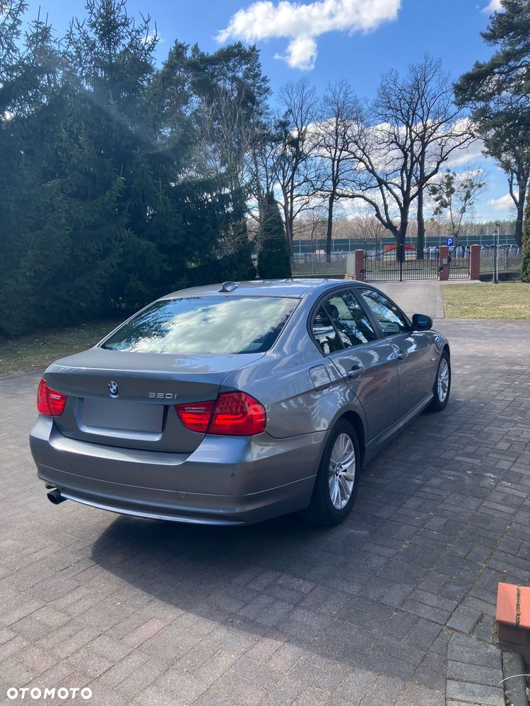 BMW Seria 3 320i - 4