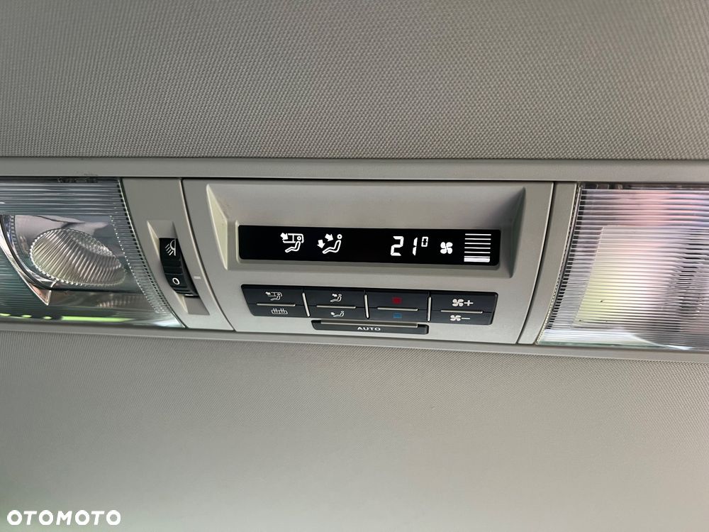 Volkswagen Caravelle 2.0 TDI L2 Highline DSG - 12