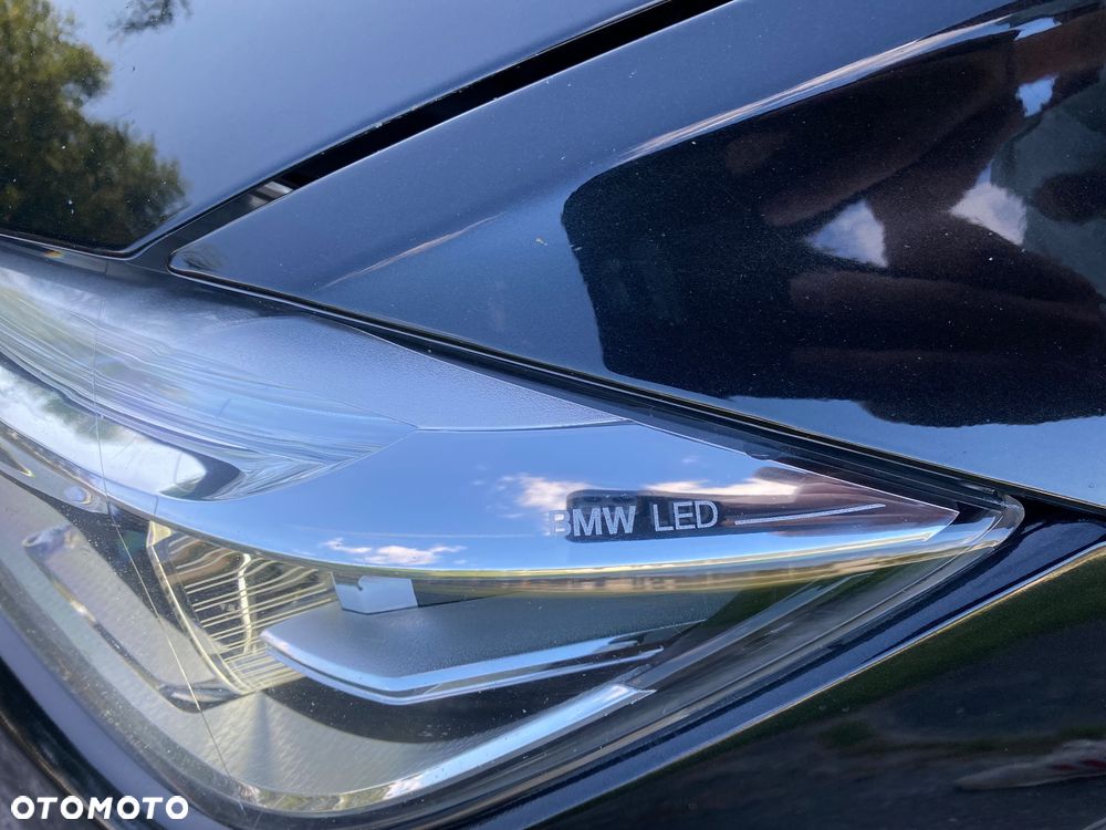 BMW Seria 3 318d Sport Line - 9