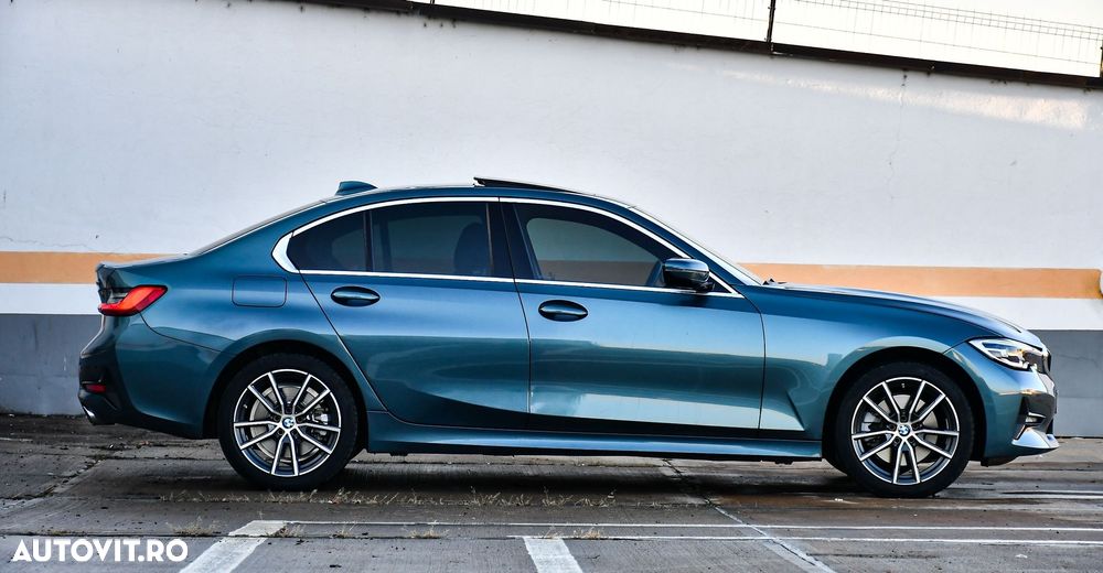 BMW Seria 3 330i xDrive AT - 12