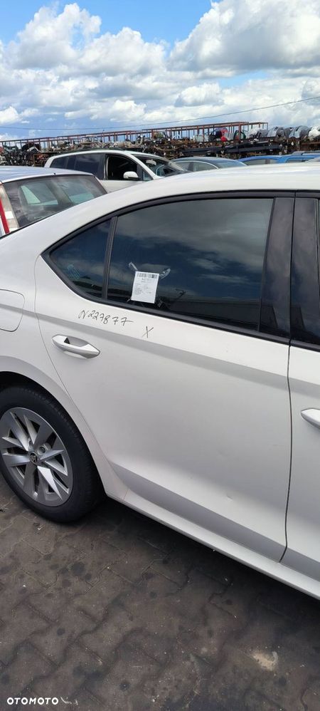 DRZWI PRAWE TYŁ SKODA OCTAVIA IV LF9E ORYGINAŁ - 1