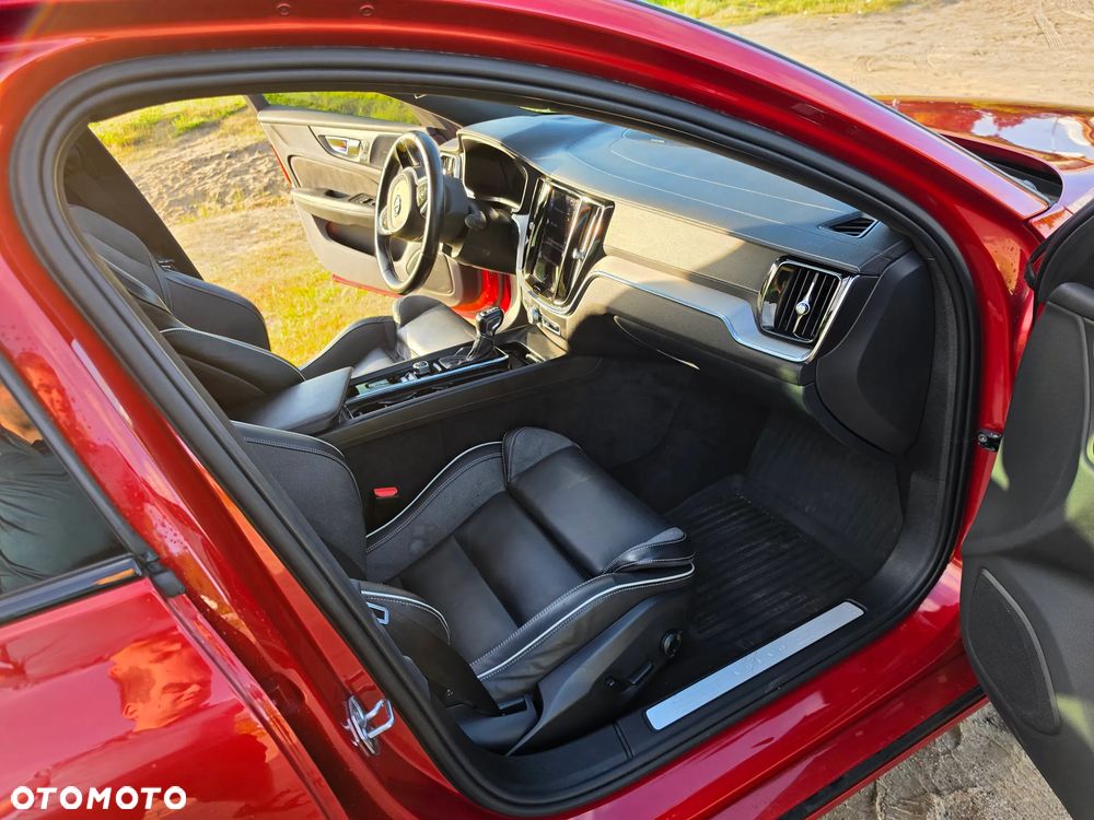 Volvo S60 T5 R-Design - 15
