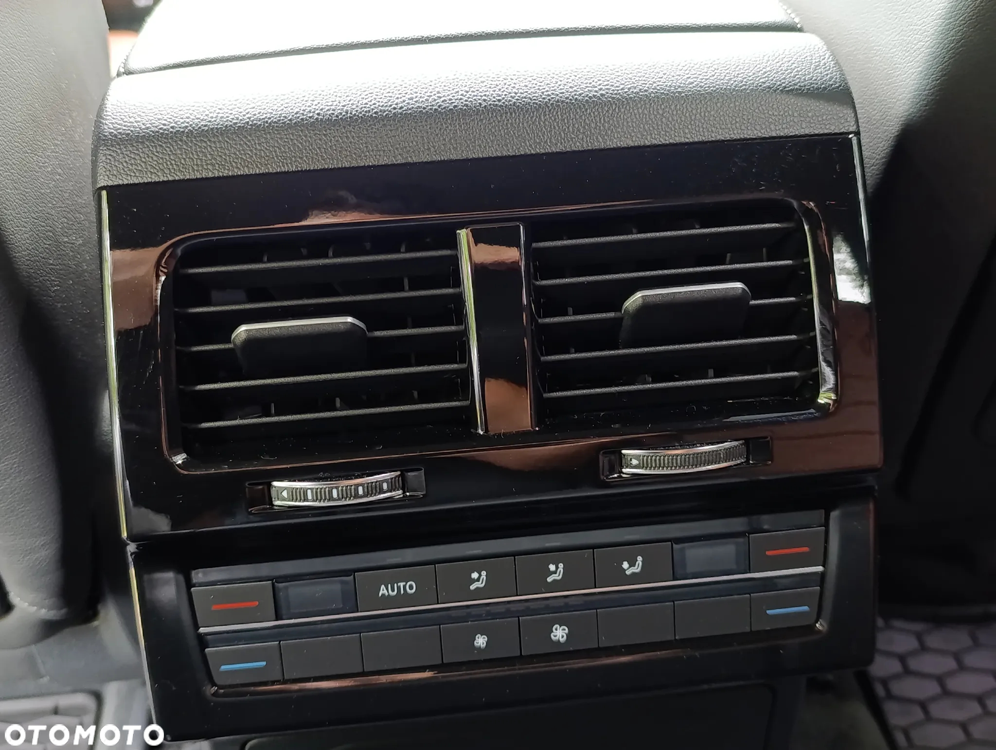 Volkswagen Touareg 3.0 V6 TDI SCR 4Mot Atmosphere - 14
