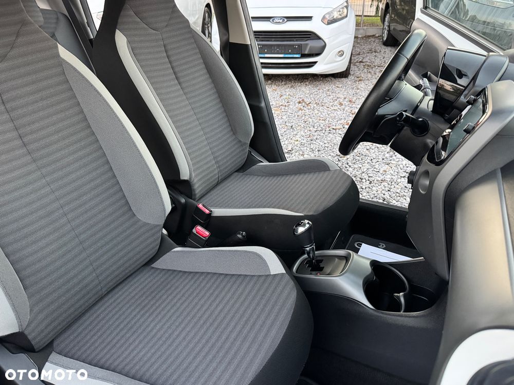 Toyota Aygo x.shift x-play connect - 29