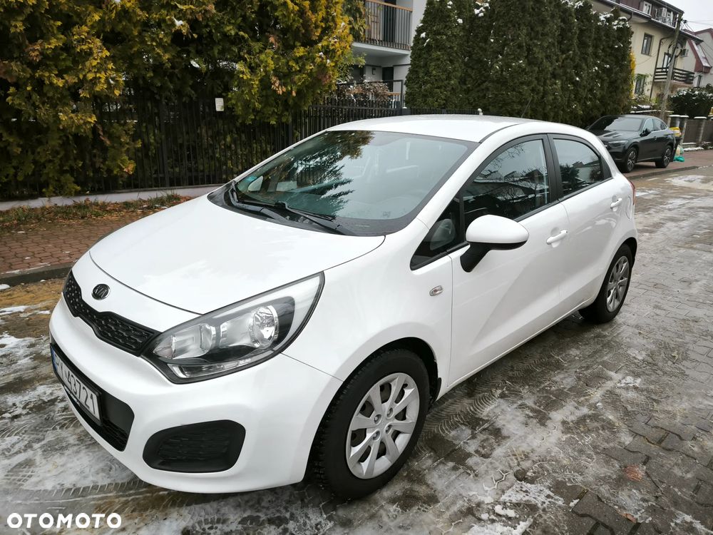 Kia Rio 1.1 CRDI Attract - 32