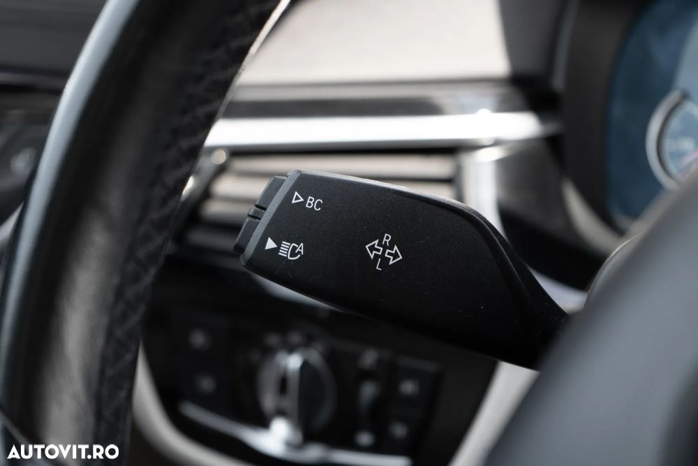 BMW Seria 5 540i xDrive AT - 16