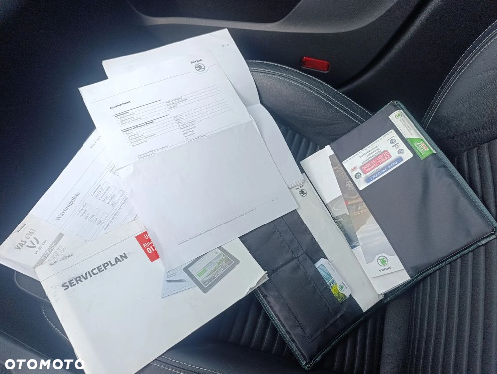 Skoda Octavia 2.0 TDI DSG RS - 13