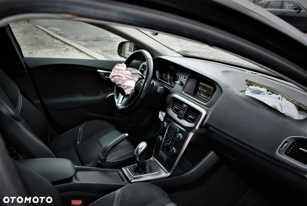 Volvo V40 D2 - 7