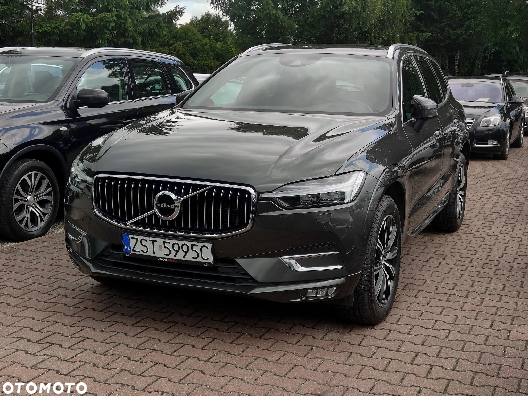 Volvo XC 60 B4 D AWD Geartronic Momentum Pro - 4