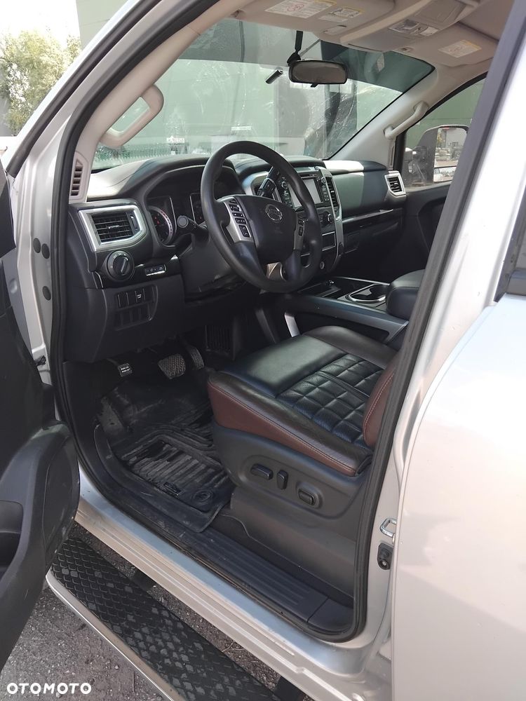 Nissan Titan - 8