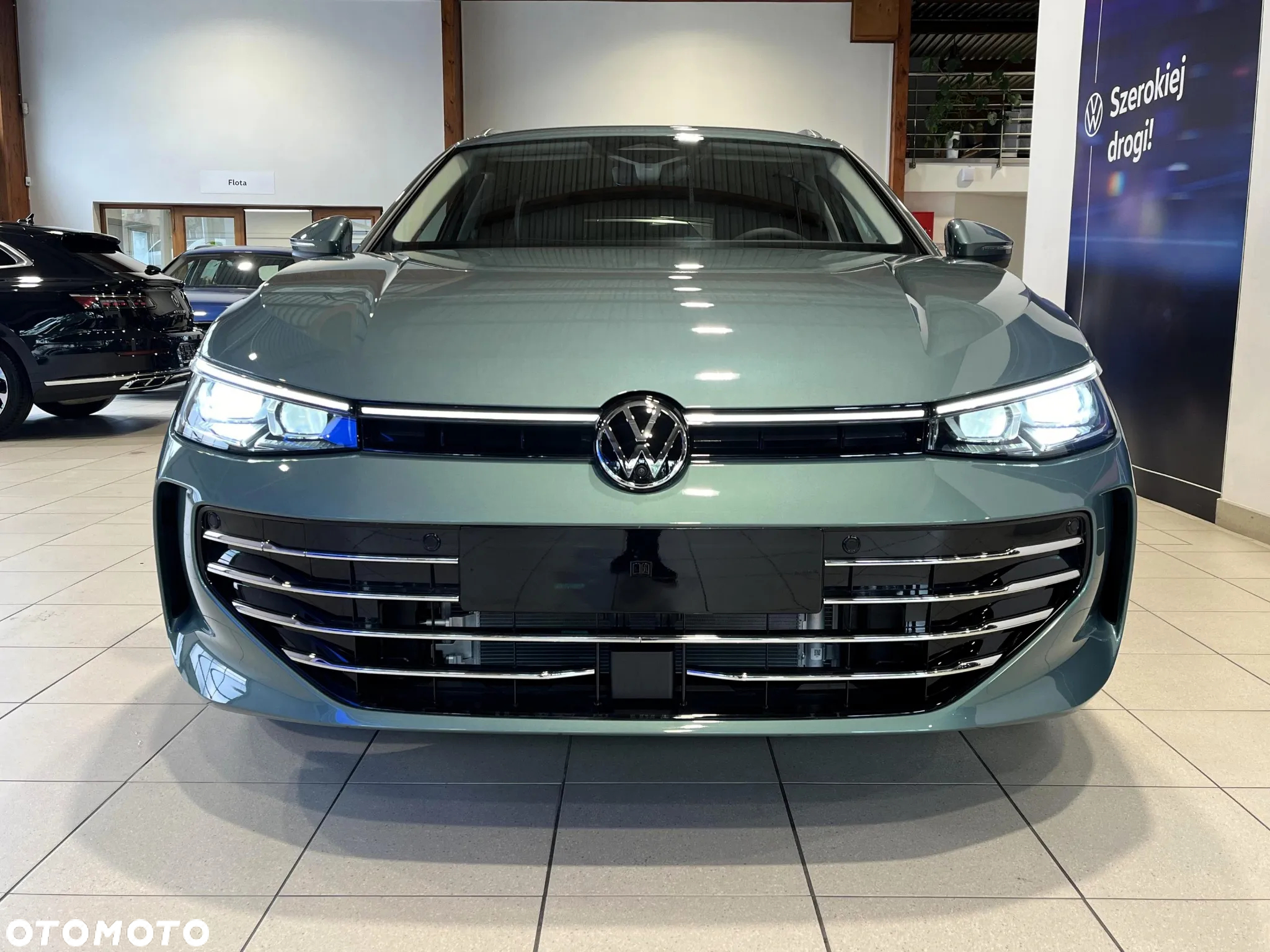 Volkswagen Passat 2.0 TDI SCR 4Mot Elegance DSG - 39