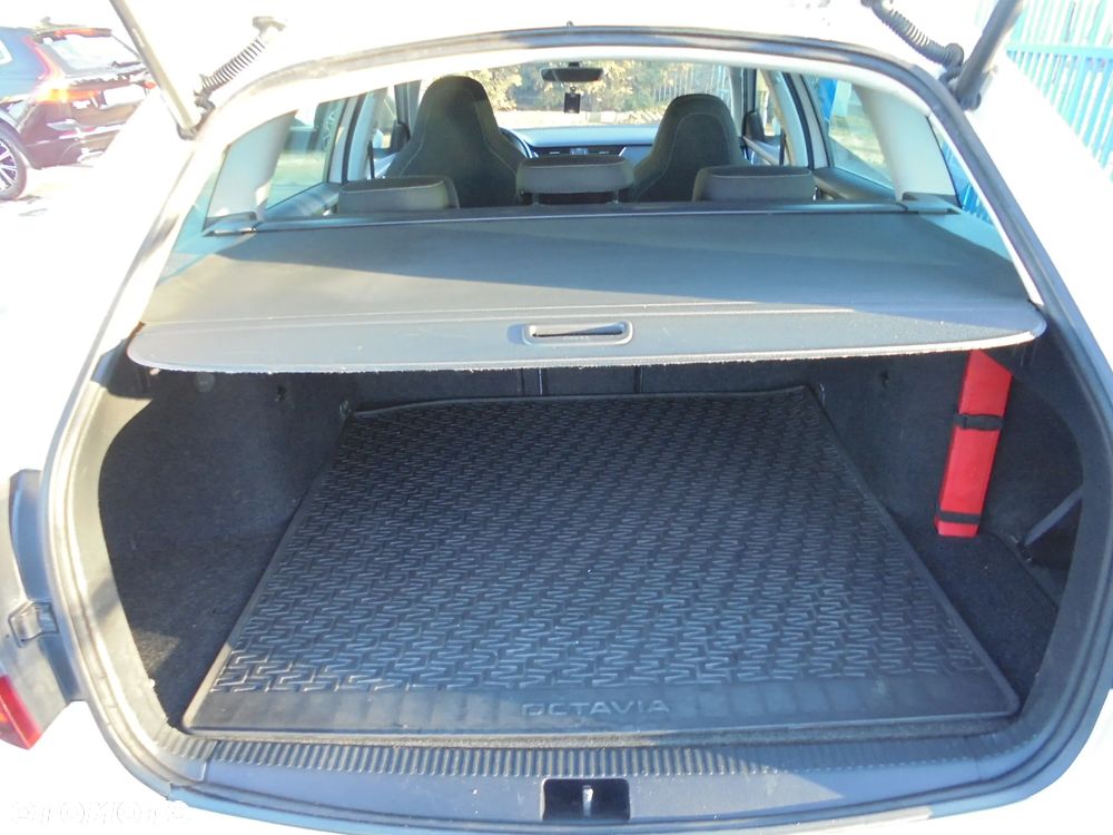 Skoda Octavia 2.0 TDI DSG Ambition - 19