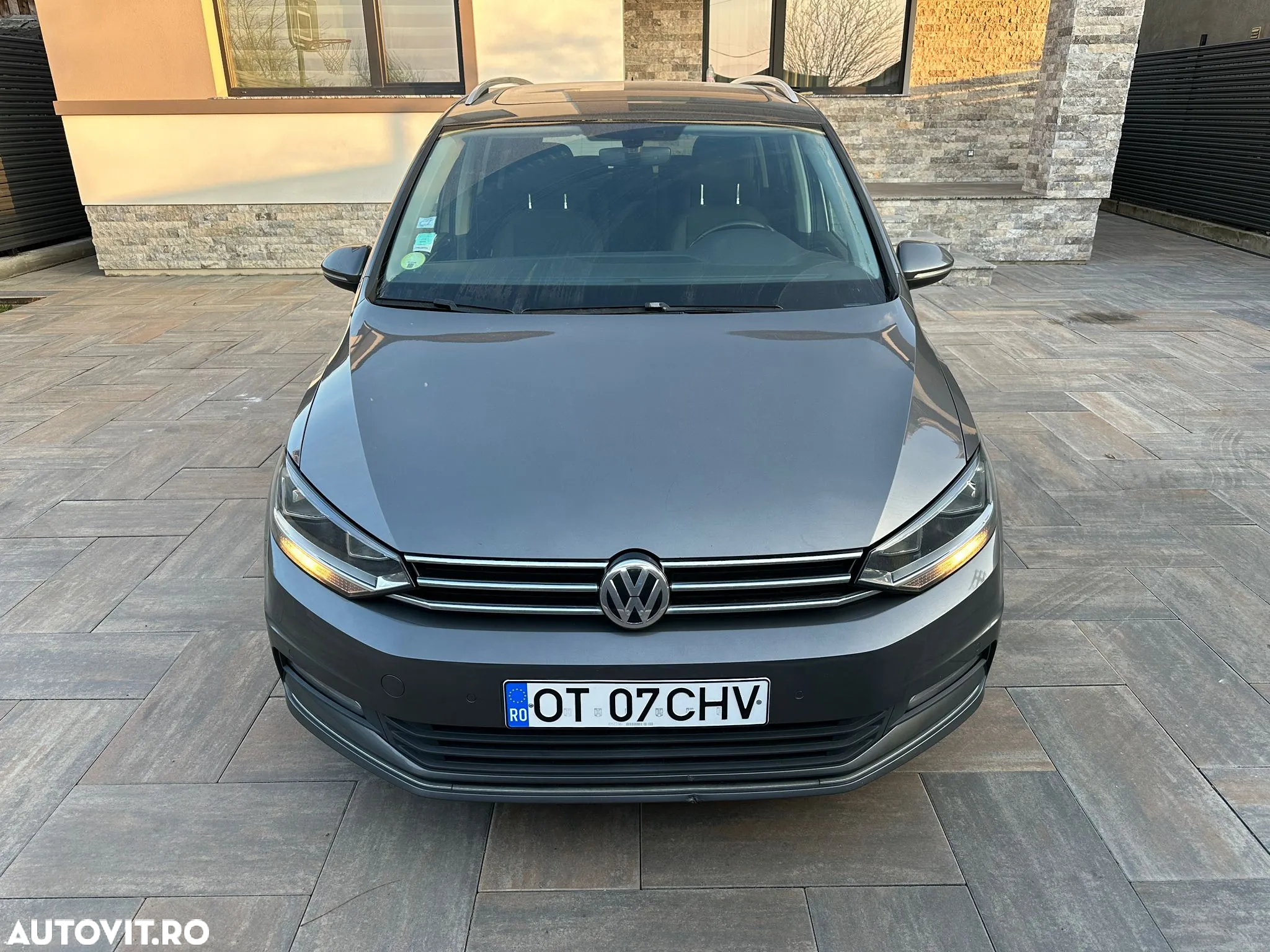 Volkswagen Touran 1.6 TDI SCR BlueMotion Technology Comfortline - 2