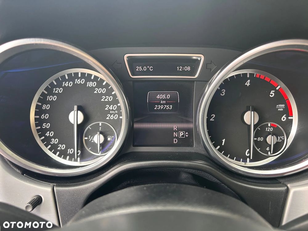 Mercedes-Benz ML 350 BlueTec 4-Matic - 8