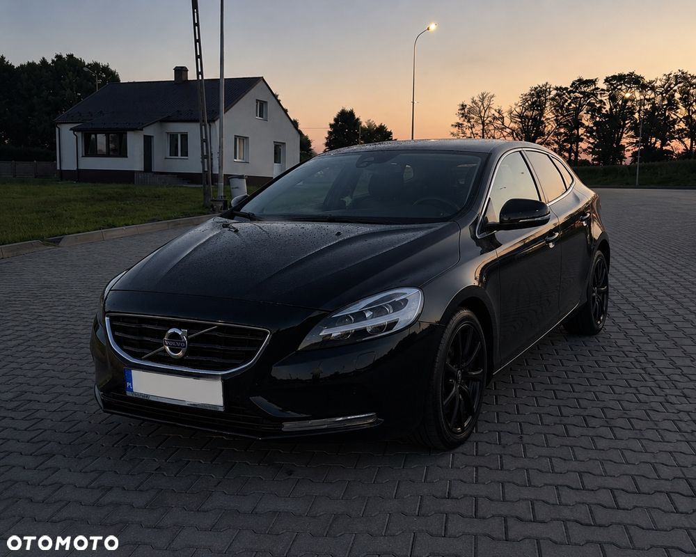 Volvo V40 D3 Momentum - 1