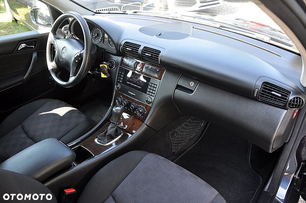 Mercedes-Benz Klasa C 200 Kompressor Automatik Classic Sport Edition + - 24