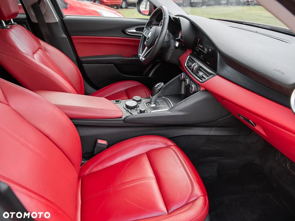 Alfa Romeo Giulia - 21