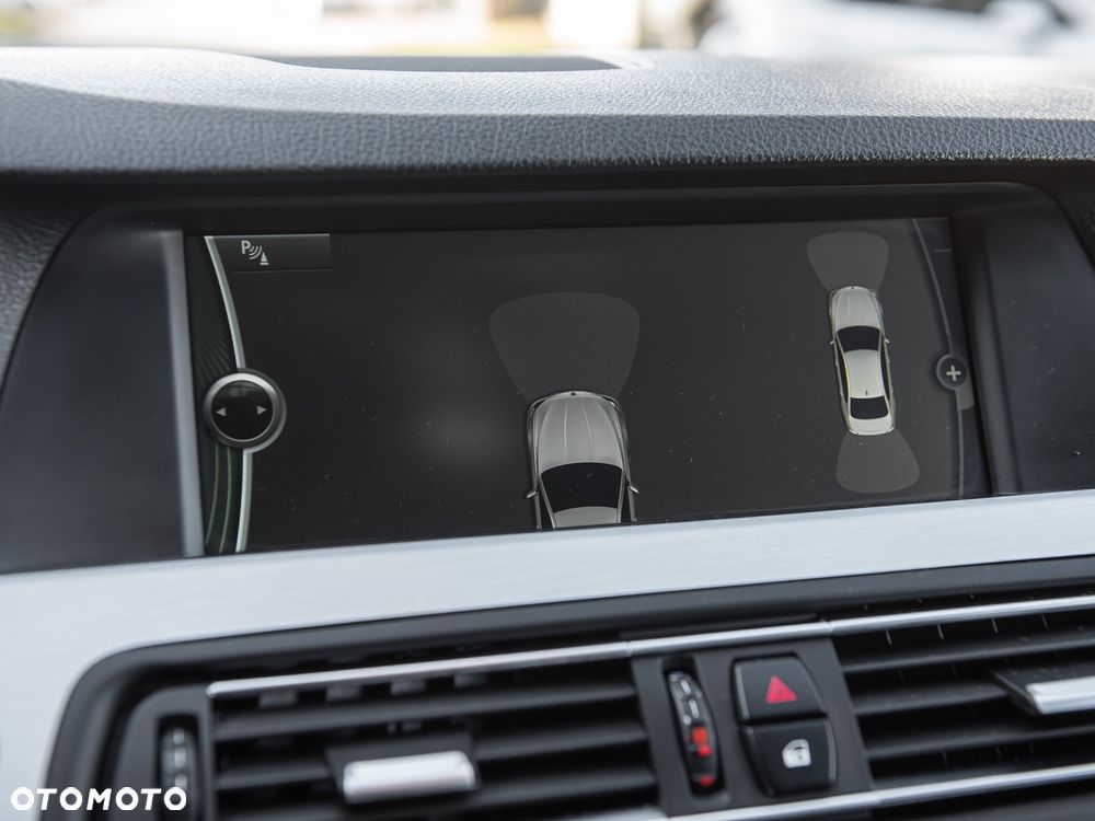 BMW Seria 5 520i - 20