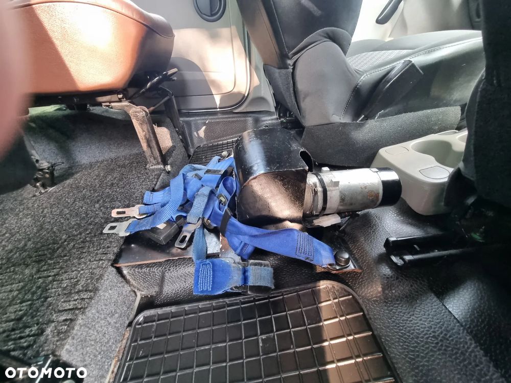 Renault Kangoo 1.6 8V Helios - 30