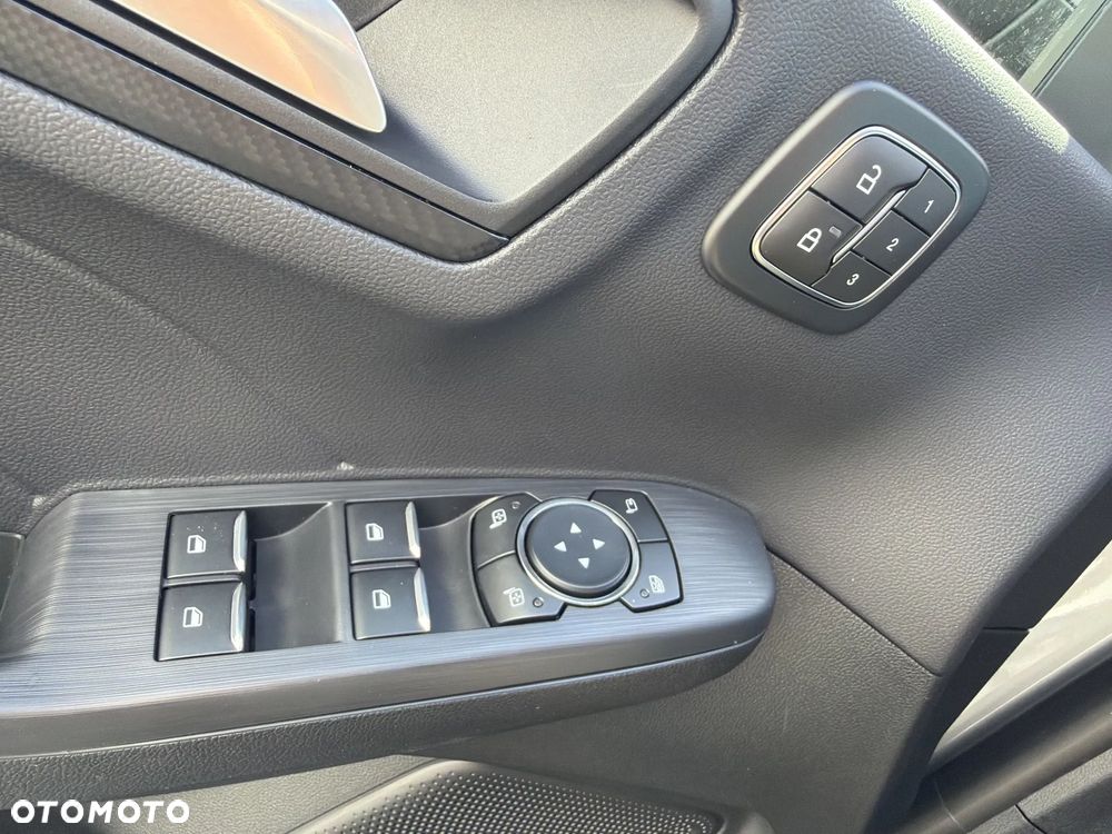 Ford Kuga 2.5 Duratec FHEV 4x4 ST-LINE X - 21