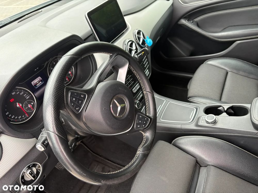 Mercedes-Benz Klasa B 180 7G-DCT - 10