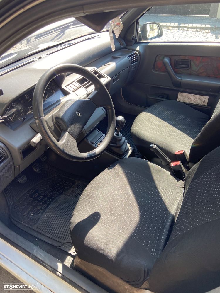Renault Clio 1.2 Wind - 6