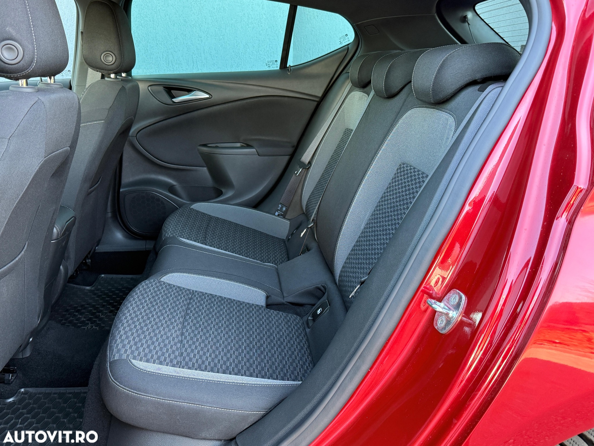 Opel Astra 1.2L Turbo Start/Stop Edition - 18
