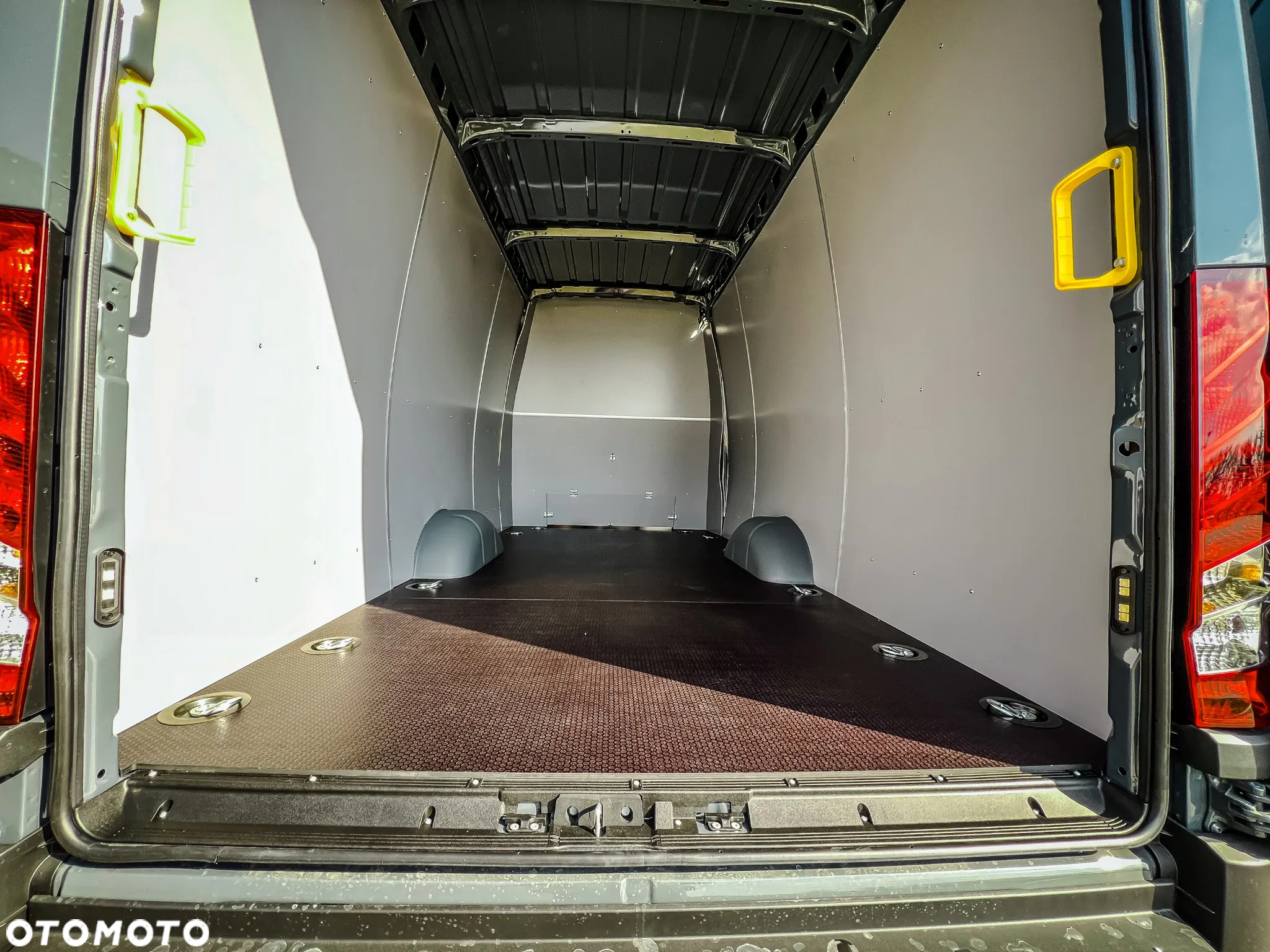Iveco Daily 35S18HV , 3.0L - 180KM ,Brygadowy, 7 osób, Brygadówka - 10