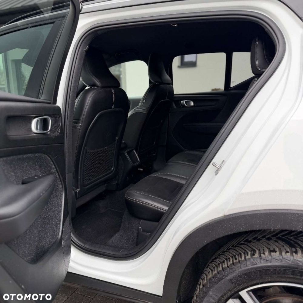 Volvo XC 40 D4 AWD R-Design (Intro Edition) - 23
