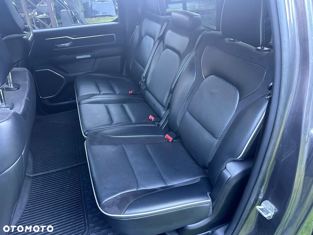 RAM 1500 5.7 Crew Cab Shortbed Laramie Black - 15