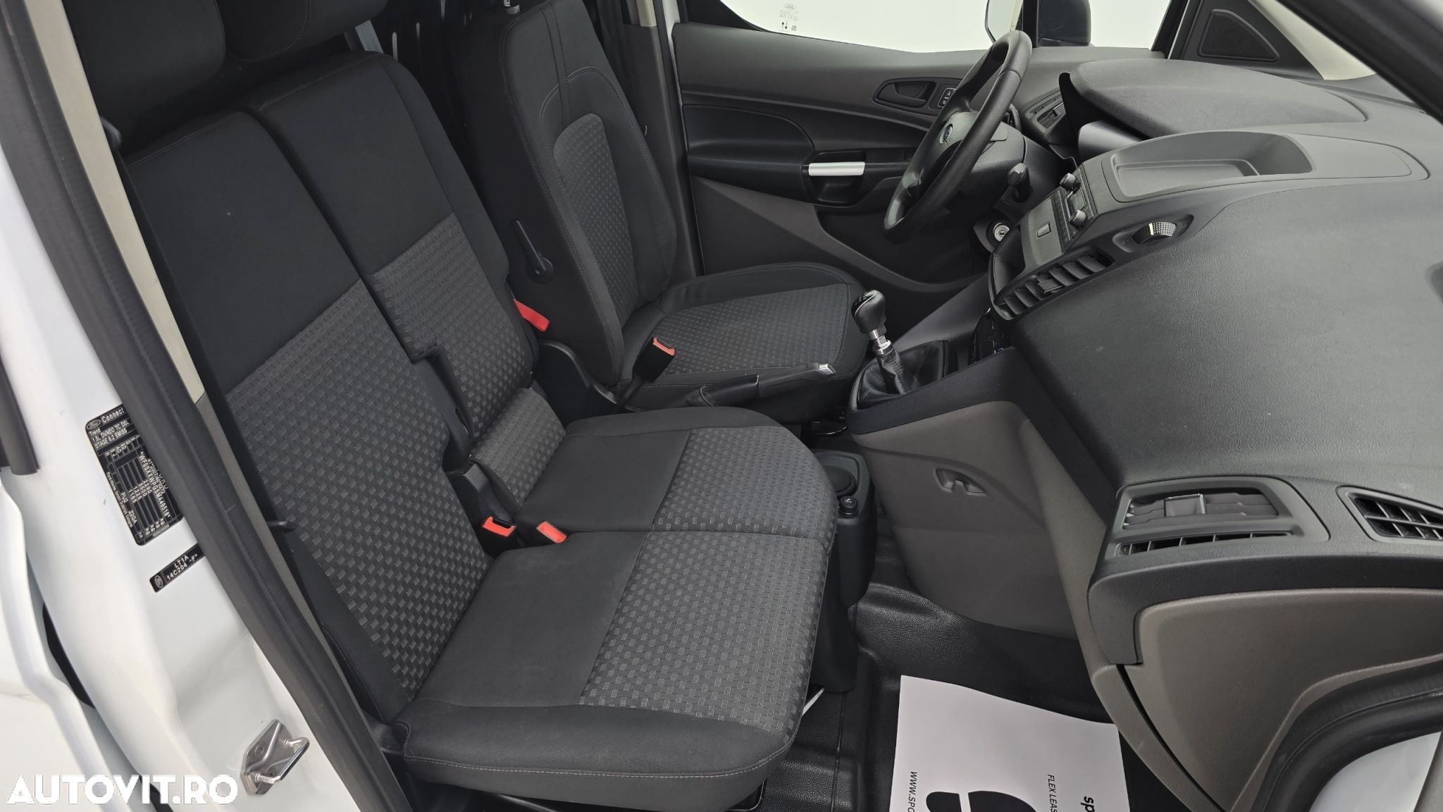 Ford Transit Connect - 19