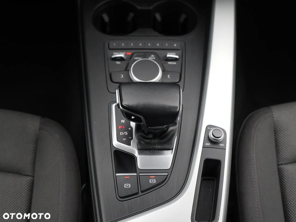 Audi A4 Avant 2.0 TDI S tronic quattro - 32