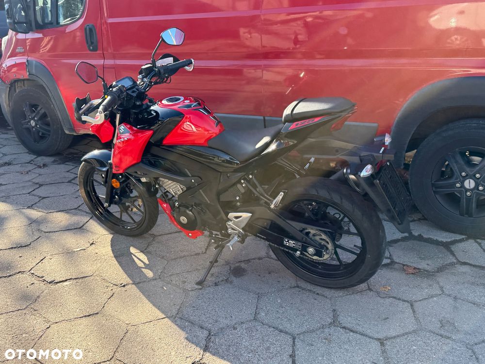 Suzuki GSX - 7