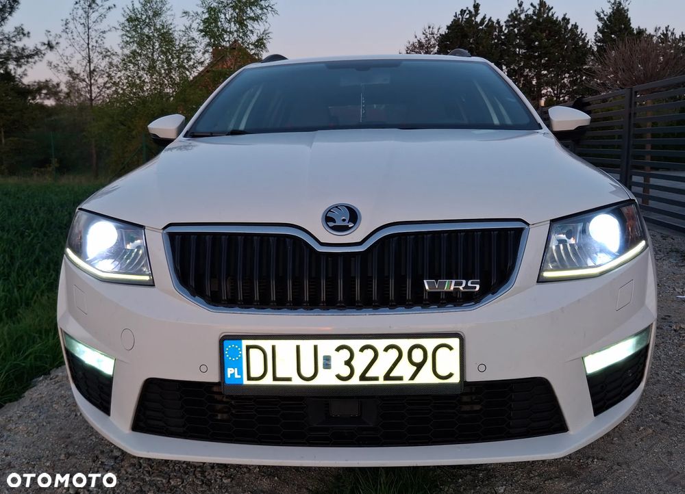 Skoda Octavia 2.0 TDI DSG RS - 9