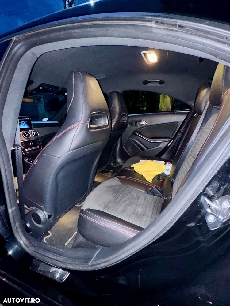 Mercedes-Benz CLA Shooting Brake 180 7G-DCT AMG Line - 11