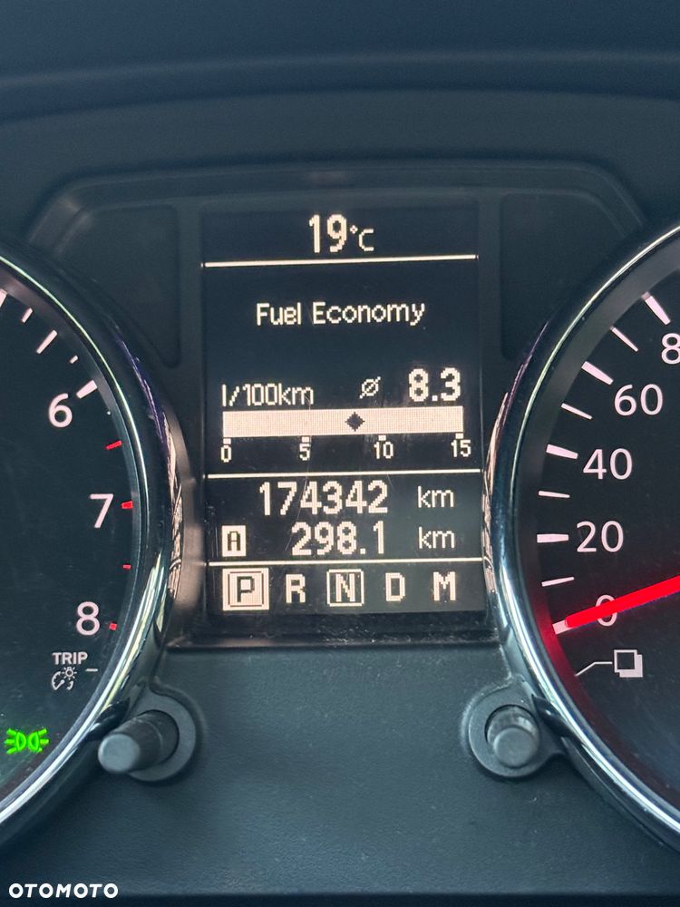 Nissan Qashqai 2.0 Lounge CVT - 12