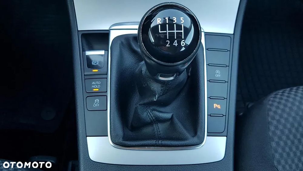 Volkswagen Passat - 31